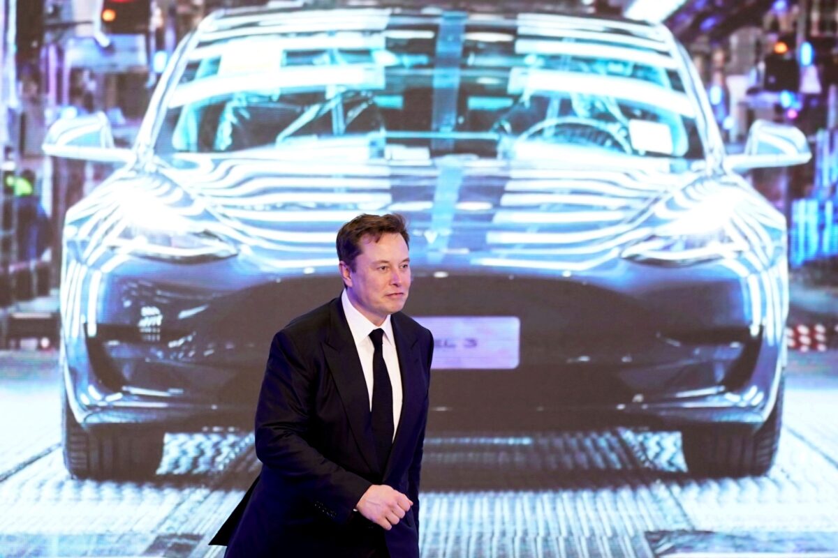 Elon Musk mua lại Twitter: Sự phục hưng của tự do ngôn luận hay sự mở rộng của chủ nghĩa xã hội?