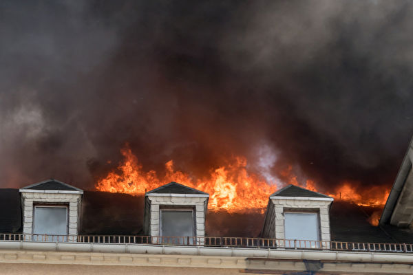 Điều đầu tiên cần làm để cứu mạng nếu xảy ra hỏa hoạn: Không phải dập lửa trước!