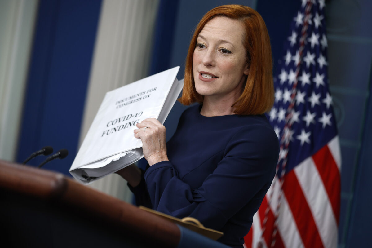 Bà Psaki: Kế hoạch đưa người nhập cư bất hợp pháp đến DC của ông Abbott là ‘chiêu trò đánh bóng tên tuổi’