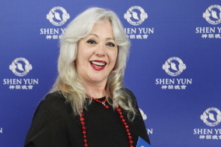 Nữ diễn viên, nhà sản xuất và giám đốc một nhà hát tại Úc Châu ca ngợi Shen Yun
