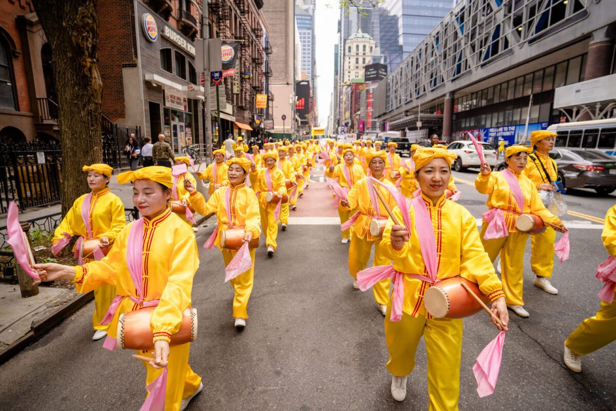 New York: 4,000 người tham dự cuộc diễn hành kỷ niệm 30 năm ngày Pháp Luân Công phổ truyền