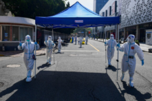 Hoạt động kinh tế của Trung Quốc giảm mạnh khi chính sách zero COVID tác động mạnh đến tăng trưởng