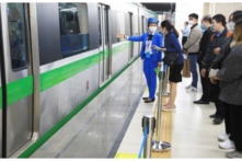 Tin Việt Nam ngày 24/5: Tàu Cát Linh-Hà Đông dừng đột ngột khi đang chạy, nợ công năm 2020 lên hơn 35 triệu đồng/người