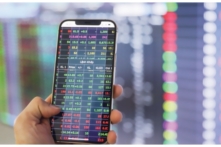 Tin Việt Nam ngày 10/5: HoSE thử nghiệm giao dịch lô lẻ, thêm một Thứ trưởng bị ‘kỷ luật cảnh cáo’