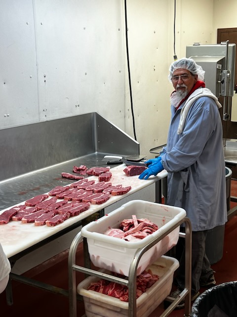 Các nhà chế biến và cung cấp thịt bò và gia cầm ở Ohio được tài trợ để đối phó với tình trạng thiếu hụt
