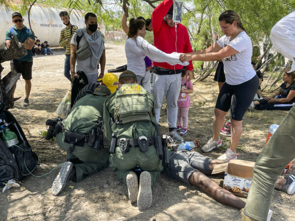 USBP đang ứng phó với các nhóm lớn, những ca tử vong do nắng nóng và chết đuối