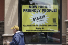 Lạm phát kích hoạt việc tăng lương tối thiểu của California vào năm 2023