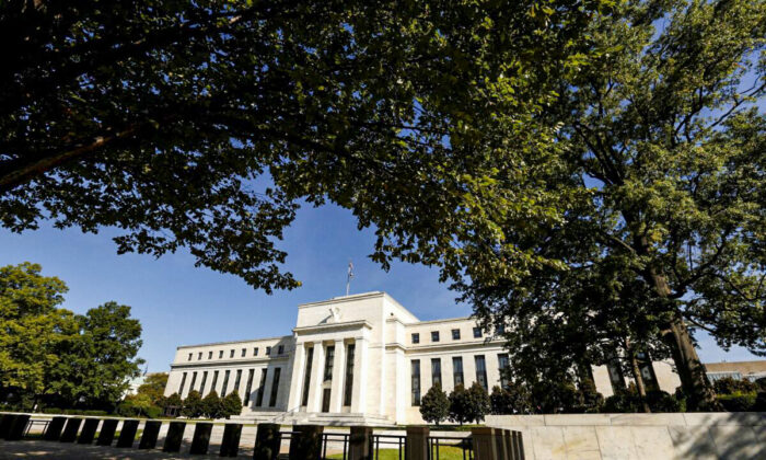 Cục Dự trữ Liên bang tăng lãi suất nhiều nhất kể từ năm 2000