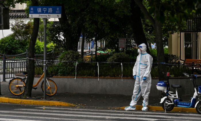 ‘Giống như một nhà tù’: Cư dân Thượng Hải tuyệt vọng sau 6 tuần phong tỏa