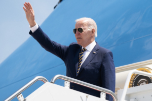 TT Biden coi nhẹ Đài Loan — và những người tiêu dùng khốn khổ ở Hoa Kỳ