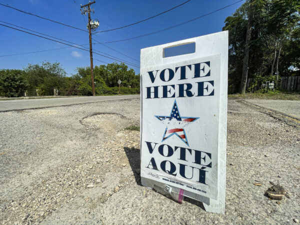 Texas: Ảnh hưởng của ông Trump và nhà Bush đối đầu nhau trong cuộc đua tổng chưởng lý của Đảng Cộng Hòa