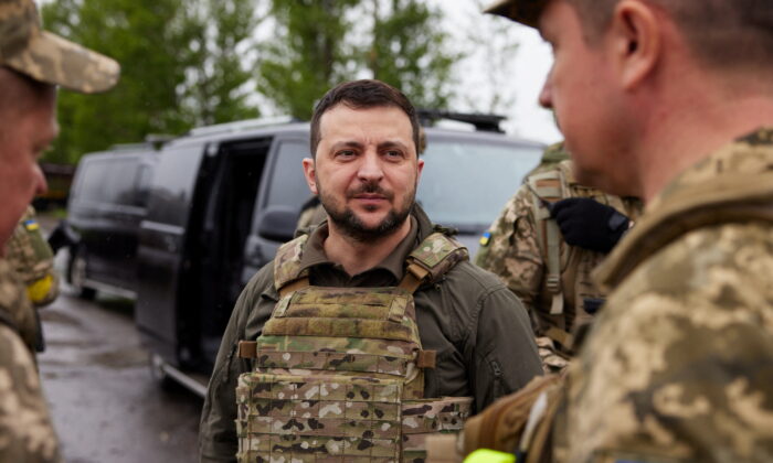 Tổng thống Zelensky: Donbas có thể sớm thất thủ giữa cuộc tấn công dữ dội của Nga