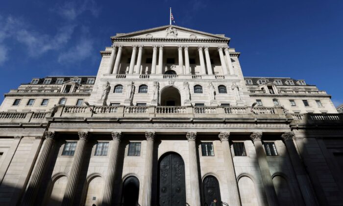 Ngân hàng Trung ương Anh tăng lãi suất lên mức cao nhất trong 13 năm