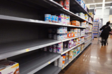 Tình trạng thiếu hụt sữa công thức dành cho trẻ em trên toàn quốc đạt mức ‘đáng kinh ngạc’