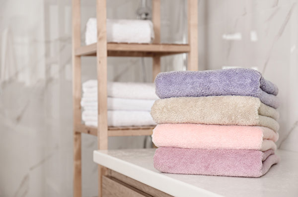Khăn tắm bao lâu nên giặt một lần? 4 cách giúp khăn không bị ố vàng và nhiễm khuẩn