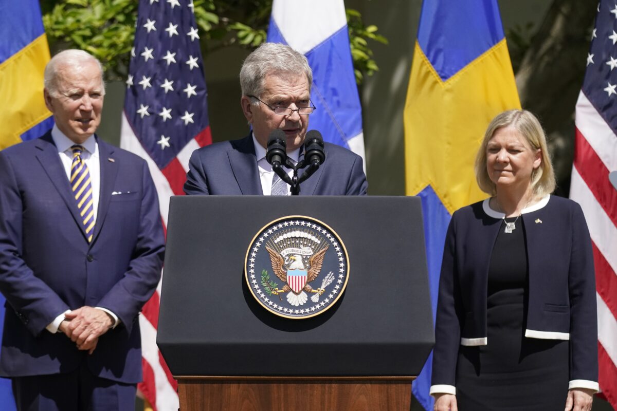TT Biden gặp các lãnh đạo Phần Lan, Thụy Điển, đề nghị hỗ trợ gia nhập NATO