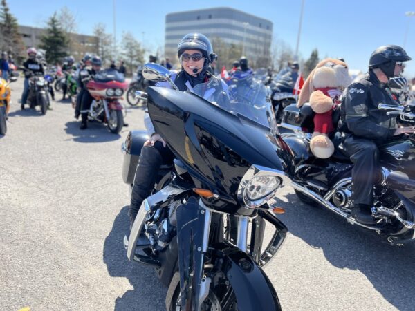 Ottawa: Đoàn xe Rolling Thunder rời đi khi Cảnh sát điều tra hình vẽ ‘có động cơ thù ghét’ tại nhà thờ