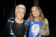 Diễn viên hài, người dẫn chương trình phát thanh và truyền hình người Úc yêu thích sự trong trẻo của Shen Yun