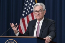 Fed sẵn sàng cho đợt tăng lãi suất lớn nhất trong 28 năm giữa bối cảnh lạm phát tăng vọt, thị trường lo lắng