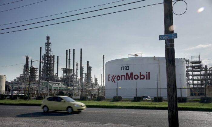 CEO Chevron: Hoa Kỳ có thể sẽ không bao giờ xây thêm một nhà máy lọc dầu nào nữa