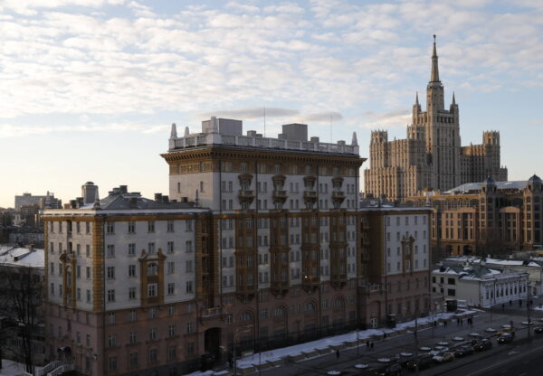 Đại sứ Hoa Kỳ nói Nga không nên đóng cửa đại sứ quán Mỹ
