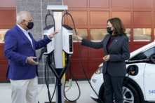 Volkswagen, Siemens nằm trong số các công ty đầu tư hơn 700 triệu USD để tăng cường sản xuất bộ sạc EV