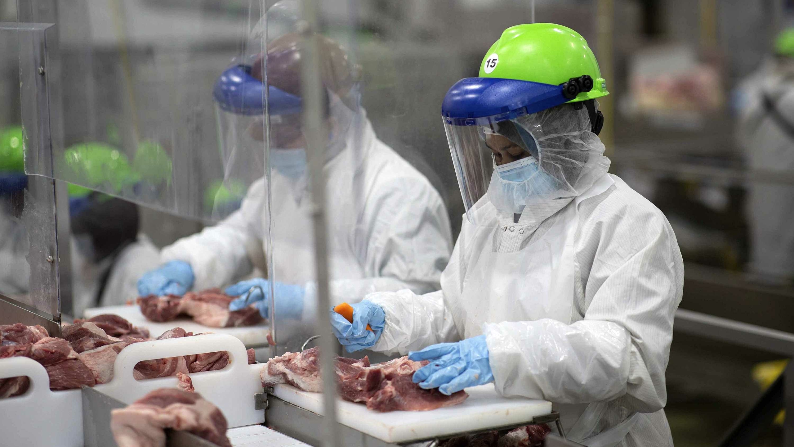Công ty đóng gói thịt heo lớn nhất Hoa Kỳ đóng cửa nhà máy ở California