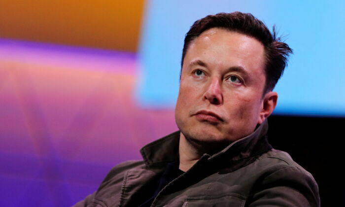 Ông Elon Musk chỉ trích YouTube vì ‘các quảng cáo lừa đảo không ngừng nghỉ’
