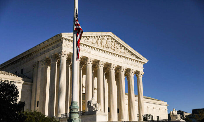 SCOTUS sẽ không hạ thấp tiêu chuẩn để người nhập cư đang bị giam giữ kiện chính phủ