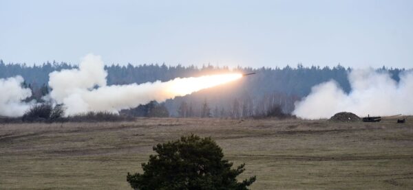 TT Biden xác nhận việc Hoa Kỳ gửi hệ thống hỏa tiễn tiên tiến, đạn dược cho Ukraine