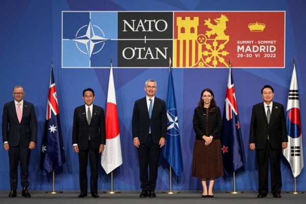 Các nước đồng minh NATO: Phương Tây cần khẳng định lại giá trị của mình để chống lại liên minh Trung-Nga