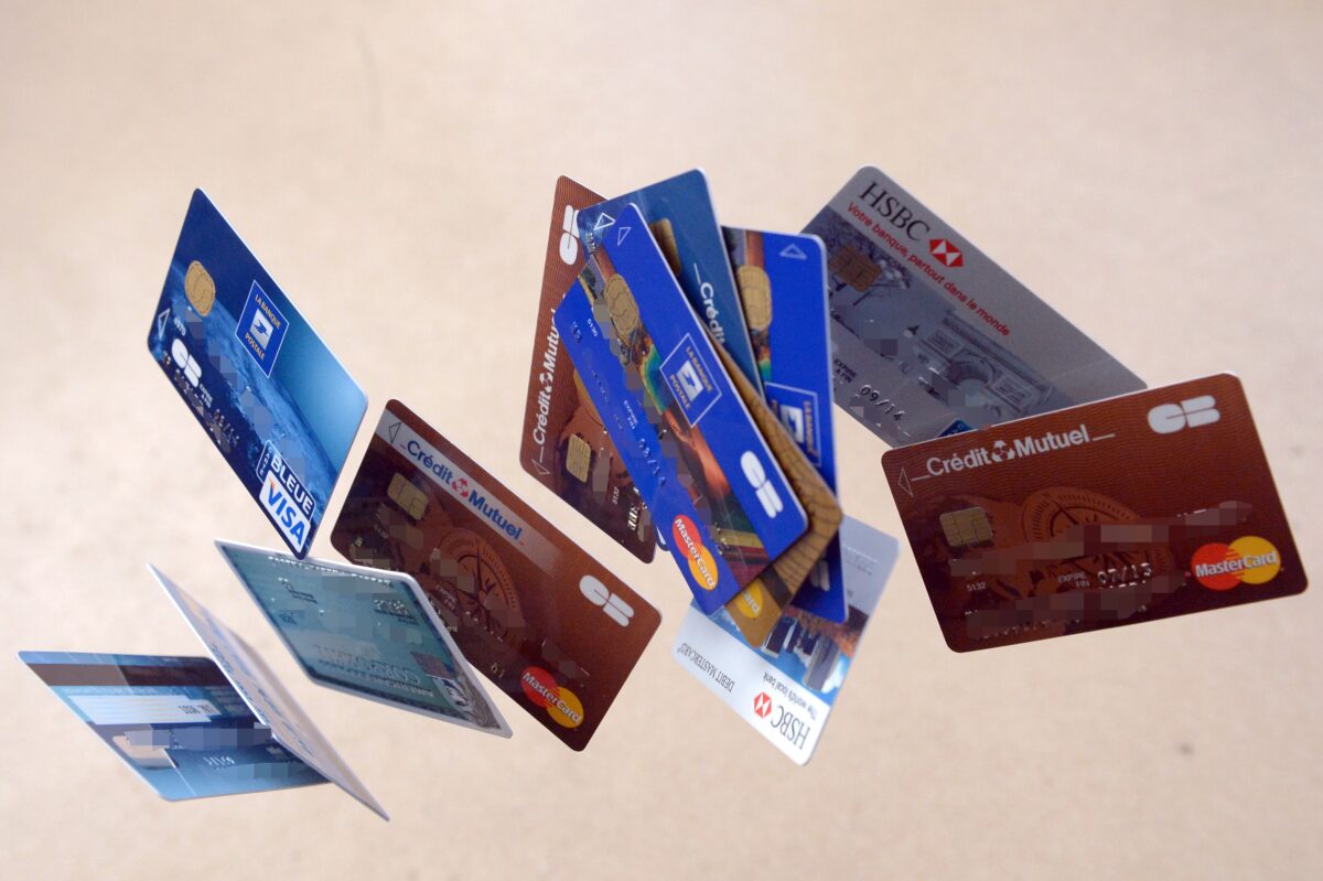 Kiềm chế lạm phát với 5 đặc quyền của thẻ tín dụng