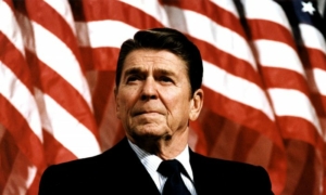 Cựu quan chức chính phủ TT Reagan: Hoa Kỳ nên chơi ‘ván cờ’, không phải trò chơi tiền bạc trong cuộc cạnh tranh với Trung Quốc