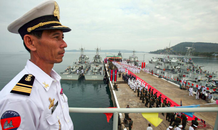 Trung Quốc và Cambodia tuyên bố ‘tình hữu nghị sắt son’, bắt đầu xây dựng các cơ sở hải quân mới