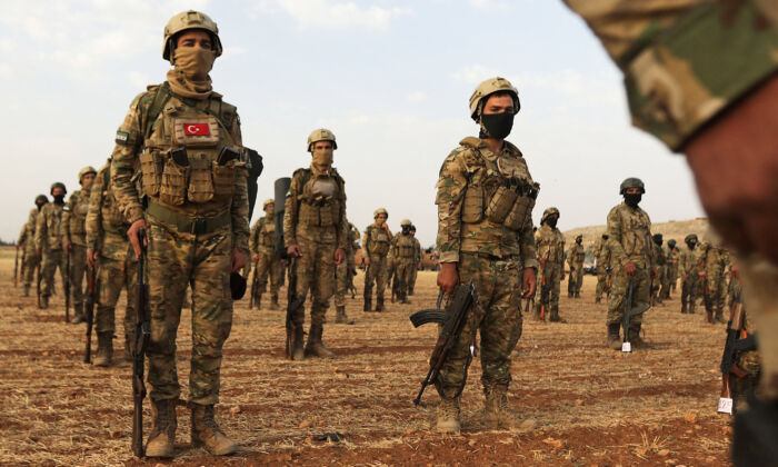 Thổ Nhĩ Kỳ sẵn sàng cho chiến dịch mới ở Syria bất chấp sự nghi ngại của Hoa Kỳ, Nga
