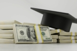 Lãi suất vay của liên bang dành cho sinh viên sẽ tăng trong năm học 2022-23