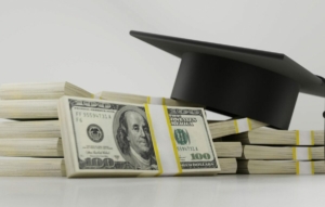 Lãi suất vay của liên bang dành cho sinh viên sẽ tăng trong năm học 2022-23