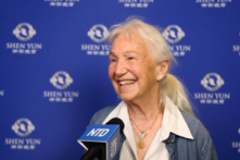 Tác giả sách bán chạy nhất thế giới choáng ngợp trước vẻ đẹp của Shen Yun