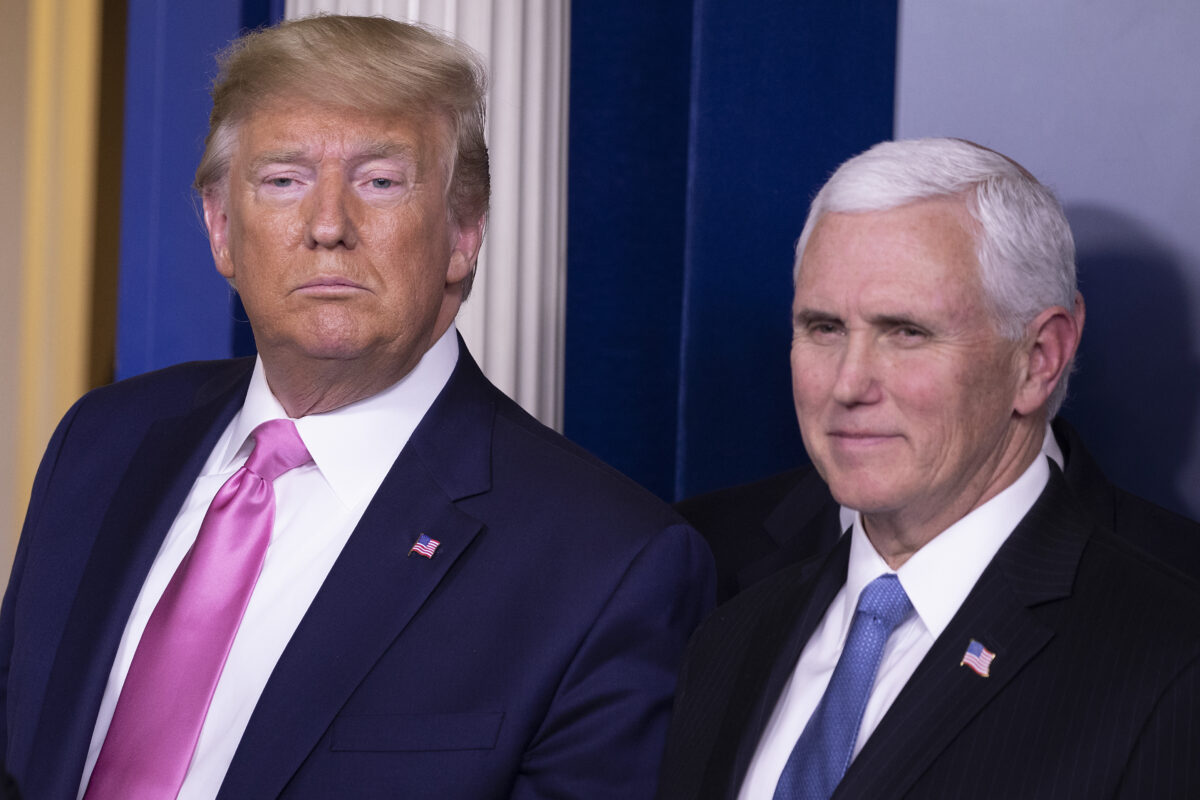 Ủy ban 06/01 có thể yêu cầu cựu PTT Mike Pence ra điều trần