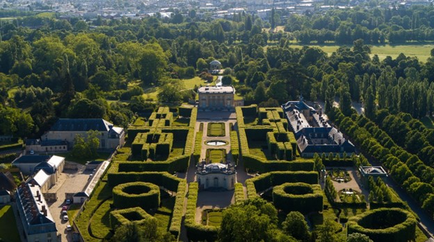 Những khu vườn và sảnh đường biệt lập của cung điện Versailles, Pháp quốc