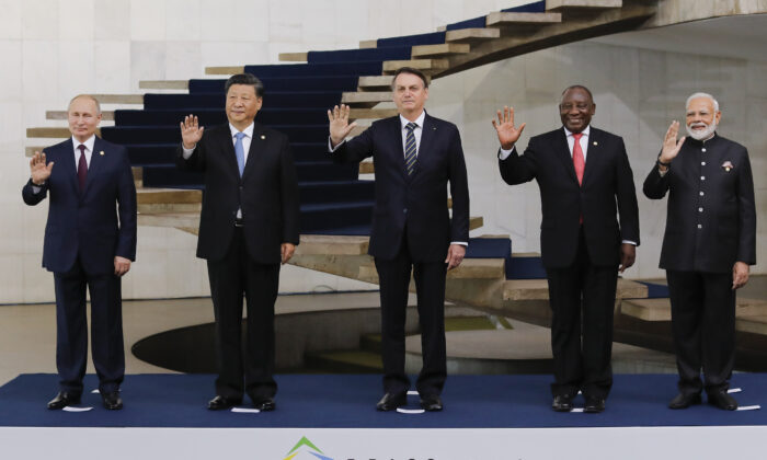 Trung Quốc và Nga muốn thay thế USD bằng tiền tệ BRICS