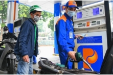 Tin Việt Nam ngày 5/7: Ngân sách tăng thu hơn 9,000 tỷ đồng nhờ giá xăng, dầu tăng mạnh; Trung Quốc lại dừng thông quan cửa khẩu Kim Thành