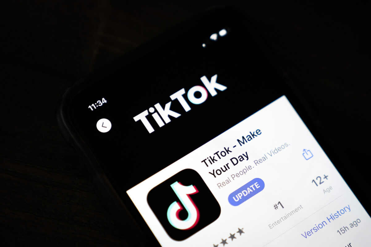 Người dẫn podcast Joe Rogan cảnh báo về vấn đề quyền riêng tư của TikTok