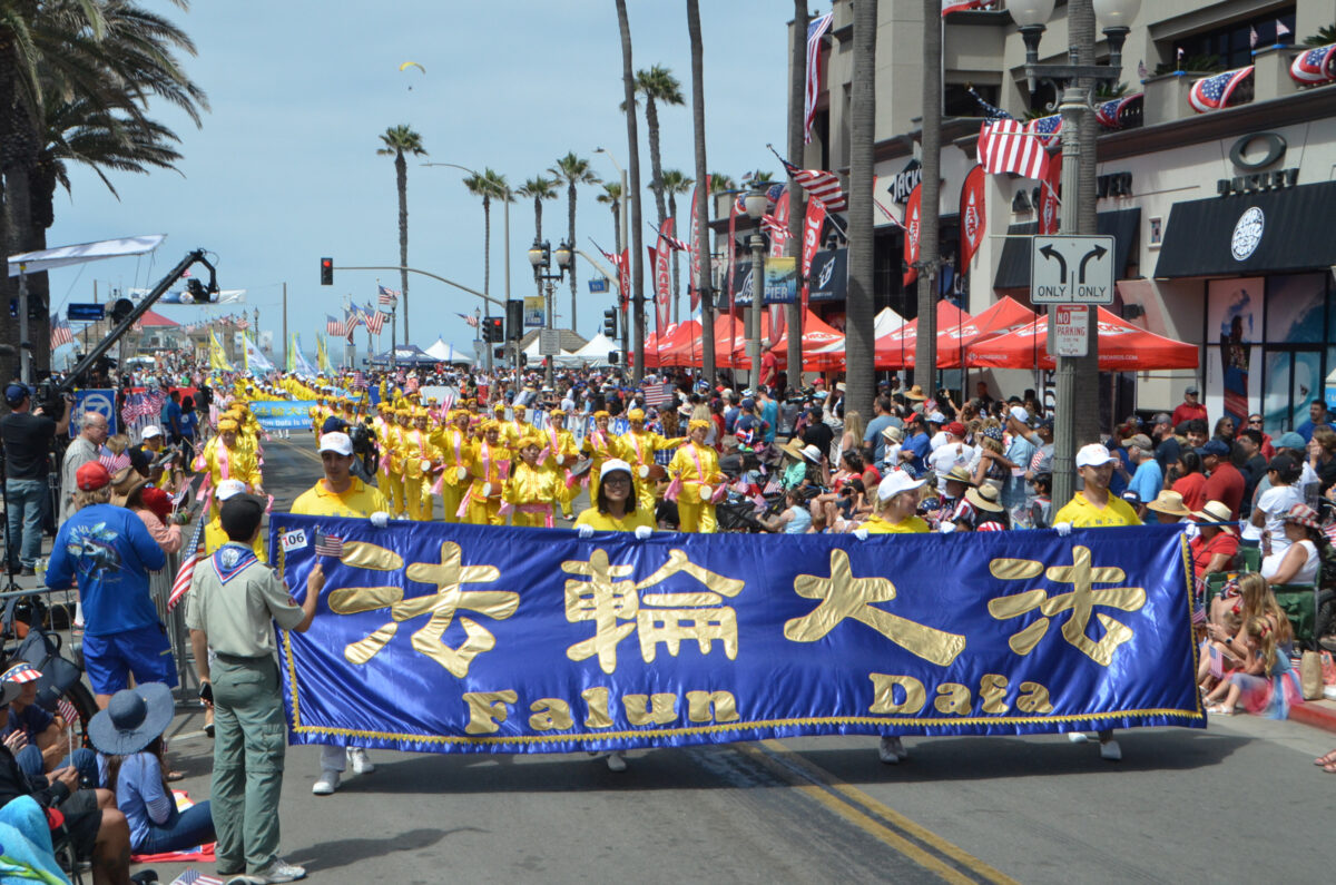 Cuộc diễn hành Ngày Độc Lập trở lại Huntington Beach sau 2 năm gián đoạn