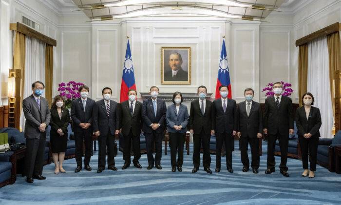 Chuyến thăm hiếm hoi của Nhật Bản tới Đài Loan thảo luận sự chuẩn bị cho các cuộc xung đột