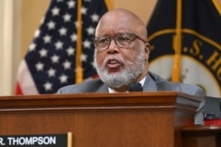 Chủ tịch Ủy ban Hạ viện về An ninh Nội địa yêu cầu những người ủng hộ theo dõi TikTok của ông