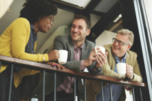 Muốn có mối quan hệ tốt chỉ chào hỏi thôi chưa đủ, nên nói thêm 2 câu