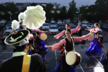 Tổng thống Nam Hàn cam kết duy trì giá trị tự do dân chủ vào Ngày Hiến Pháp