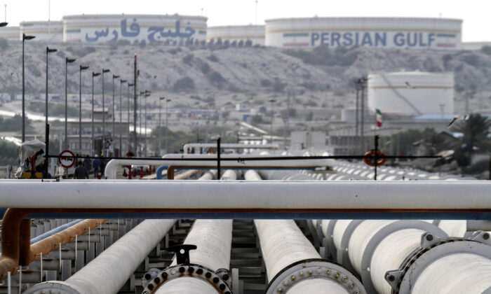 Hoa Kỳ trừng phạt mạng lưới bán dầu của Iran cho Trung Quốc và Đông Á