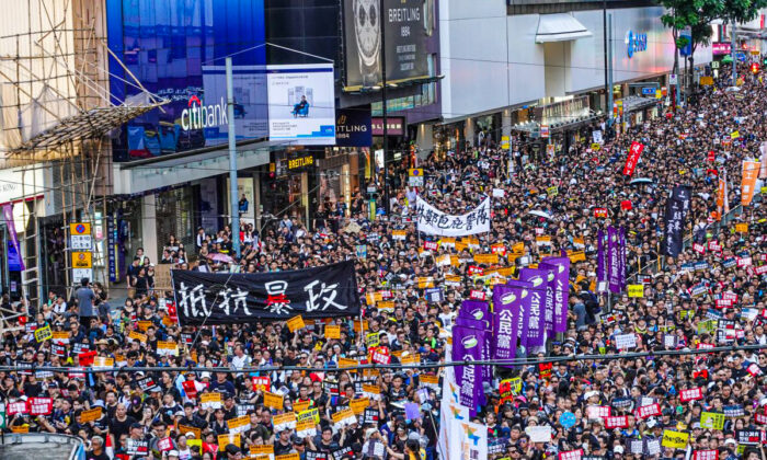 ‘Bài học giáo huấn cho người Hồng Kông: Đừng nói về dân chủ và nhân quyền’
